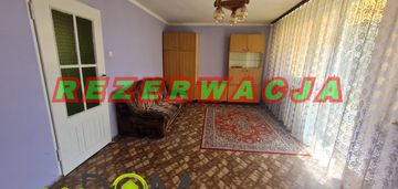 Jasne, przestronne mieszkanie w cichej okolicy....