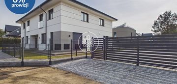 Dwupoziomowy inteligentny apartament z ogródkiem