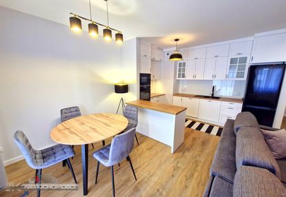 Os.projektant/3 pokoje/garaż/komórka/klimatyzacja