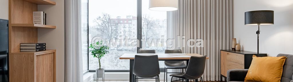 Cisza w centrum z widokiem na rzekę