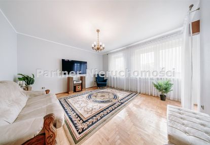 Podchorążych 4 pokoje, niskie piętro,cegła, balkon
