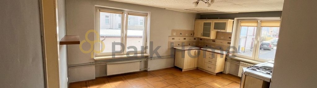 Kamienica w centrum miasta z lokalami użytkowymi