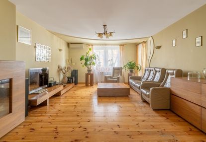 Przestronne 4 pokoje z 2 balkonami i garażem