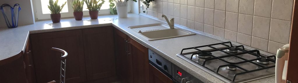 Warszawa śródmieście ul. hoża 5/7 blisko placu trzech krzyży.
