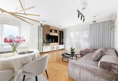 Nowoczesny apartament z tarasem i 3 sypialniami