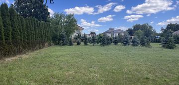 Dojazd drogą asfaltową, media, mieszkaniowa