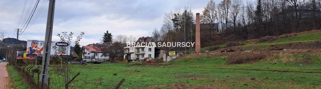 Działka pod usługi lub zabudowe jednorodzinną