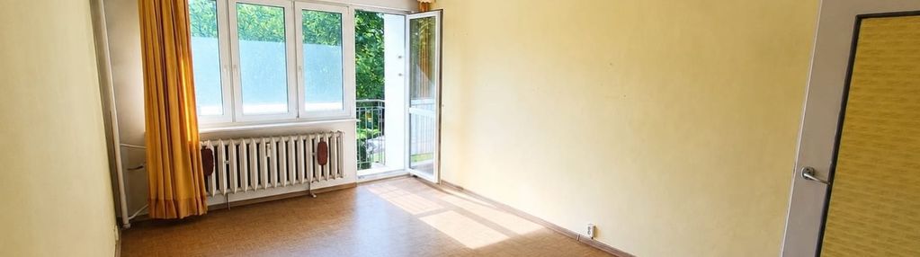 2 lub 3 pokoje, loggia,1 piętro, winda