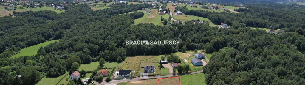 Klimatyczna działka budowlano-leśna w sieprawiu