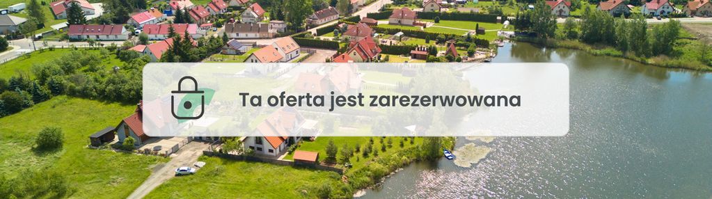 Nowoczesny dom położony nad stawem