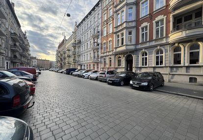 2 pokoje w kamienicy do własnej aranżacji