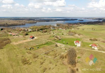 Działka w pobliżu jeziora z możliwością zabudowy