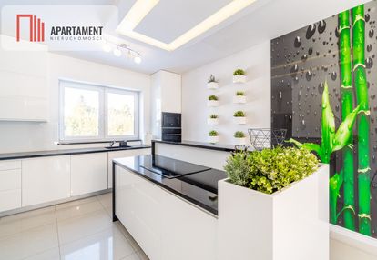 Komfortowy przestronny dom-wysoki standard