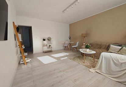 Górna- 2 pokoje na parterze do wejścia!