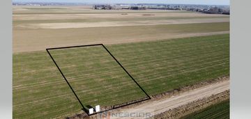 Na sprzedaż działka budowlana 1516 m² – czuryły