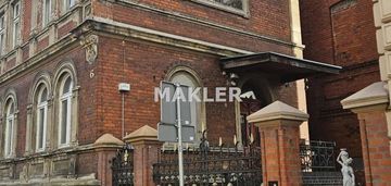 Zabytkowa kamienica z xix wieku w sercu bydgoszczy