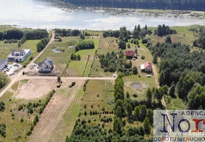 Działka przy ścianie lasu, gorczyca, płaska