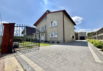 *duży dom z dwoma wejściami i ogromnym potencjałem