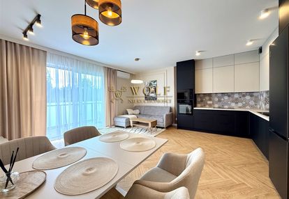 Nowoczesny i komfortowy apartament z ogródkiem