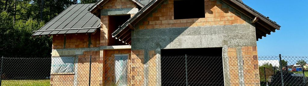 Dom w stanie surowym, blisko lasu i jeziora