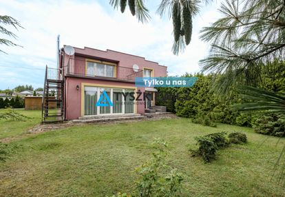 Dom z dwoma lokalami i osobnymi wejściami