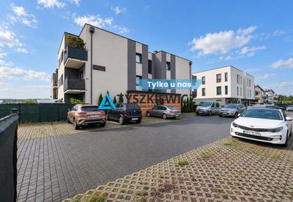 Mieszkanie z komórką i miejscem postojowym
