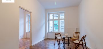 Przestronne mieszkanie w kamienicy w centrum
