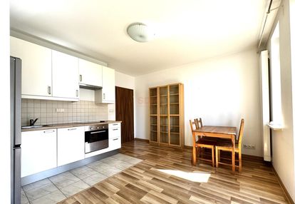 2 pokoje na zielonym osiedlu / balkon / garaż