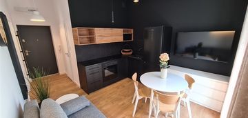 2 pokoje z parkingiem blisko centrum