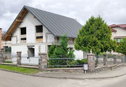 Dom w luzinie ze wszystkimi przyłączami!