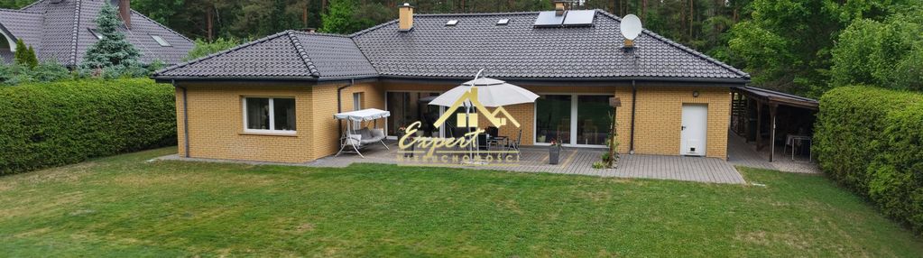 Dom parterowy 174 m² z garażem i altaną