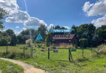 Działka z domkiem letniskowym, wiatką i m. na auto