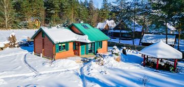 Dom pod sosnami - mazurska przystań nad jeziorem