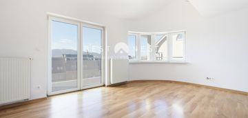 Przestronne słoneczne mieszkanie z garażem