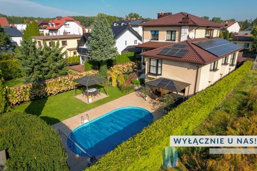 Willa z basenem na zaciszu