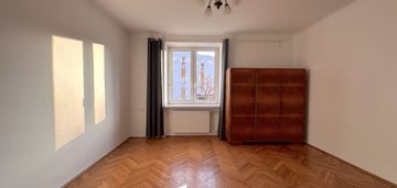 Kamienica | 38m2 | do aranżacji | parking