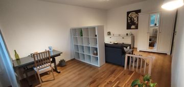 2 pokoje na bielanach | balkon | zieleń za oknem