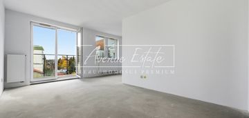 Przestronne/dwa balkony/doświetlone