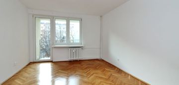 Rozkładowe mieszkanie z loggią na powiślu.