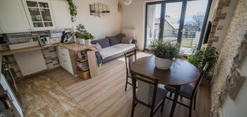 Widok na góry – komfortowe mieszkanie z balkonem skoczów