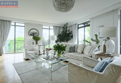 Luksusowy apartament obok placu trzech krzyży