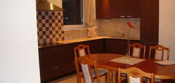 Apartament 6 pokoi, rondo wiatraczna