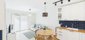 2 pok. z ogródkiem, miejscem w hali, nowe osiedle