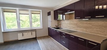 3 pokoje, 2 piętro, duży balkon, po remoncie