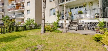 Parter z ogrodem obok lasu, dla rodziny – karwiny