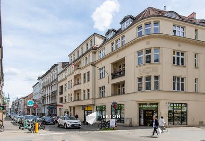 Centrum poznania +100 m² w kamienicy, półwiejska