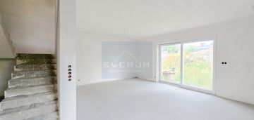 Nowy dom w stanie deweloperskim na stradomiu.