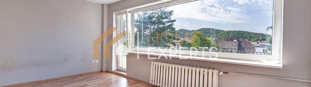 Dom bliźniak z garażem i dużym tarasem