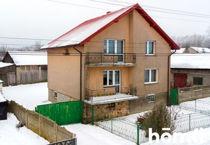 Dom z dużą działką.