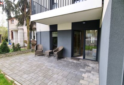 Apartament 2 pokoje, taras/ogródek, parking